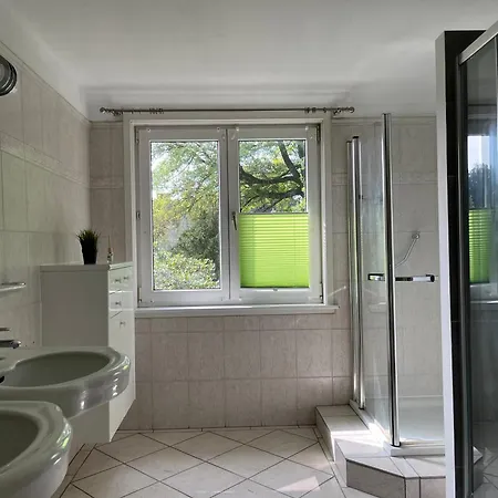 Moderne Naehe Hamburg, Mit Gemeinschaftsbad & Kueche Albergue