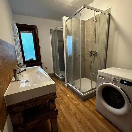 Moderne Naehe Hamburg, Mit Gemeinschaftsbad & Kueche *