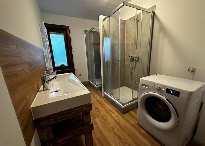 Moderne Naehe Hamburg, Mit Gemeinschaftsbad & Kueche *